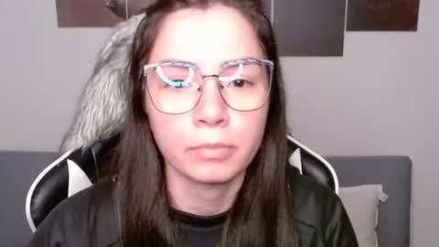 Snapshot of wolfs_daughter chatting on November 2025 02:10:01 AM Alex online show from November 2025 02:10:01 AM