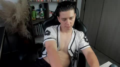 Snapshot of wolker_allan chatting on October 2025 12:02:02 PM wolker_allan online show from October 2025 12:02:02 PM