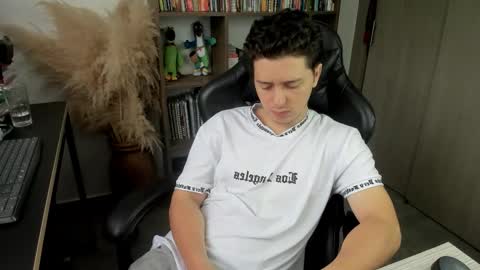 Snapshot of wolker_allan chatting on October 2025 01:45:02 PM wolker_allan online show from October 2025 01:45:02 PM