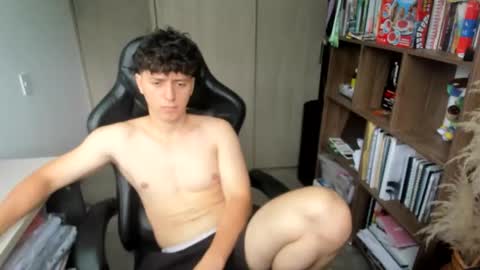 Snapshot of wolker_allan chatting on December 2025 07:53:02 PM wolker_allan online show from December 2025 07:53:02 PM