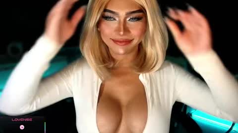 Julia online show from November 2025 07:04:02 PM