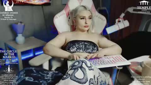 Snapshot of wounded_goddess chatting on October 2025 07:10:02 PM Goddess Sophy online show from October 2025 07:10:02 PM