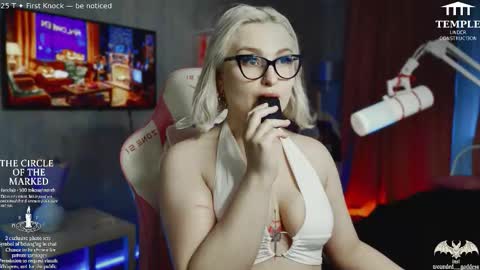 Snapshot of wounded_goddess chatting on October 2025 05:33:02 AM Goddess Sophy online show from October 2025 05:33:02 AM