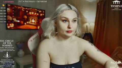 Snapshot of wounded_goddess chatting on November 2025 02:39:01 PM Goddess Sophy online show from November 2025 02:39:01 PM