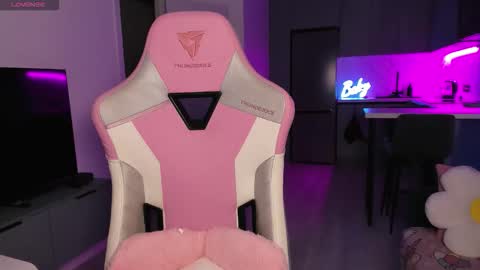 Snapshot of wowlovie666 chatting on September 2025 04:01:02 PM Emi online show from September 2025 04:01:02 PM