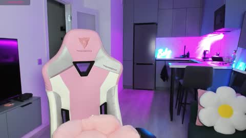 Snapshot of wowlovie666 chatting on October 2025 04:05:02 PM Emi online show from October 2025 04:05:02 PM