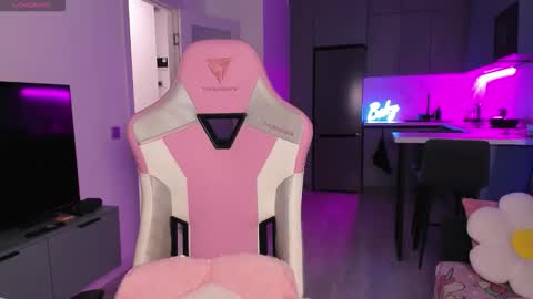 Snapshot of wowlovie666 chatting on October 2025 04:07:02 PM Emi online show from October 2025 04:07:02 PM