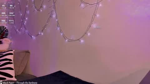 Snapshot of wxiuixw chatting on October 2025 05:15:02 PM Sonya online show from October 2025 05:15:02 PM