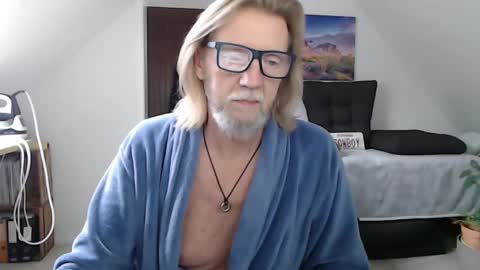 WyattEarp64 online show from December 2024 12:18:02 PM