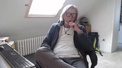 Snapshot of wyattearp64 chatting on October 2025 10:03:02 AM WyattEarp64 online show from October 2025 10:03:02 AM