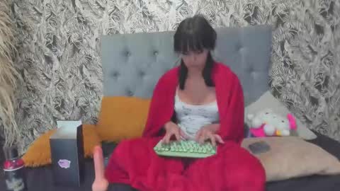 Snapshot of x_fire_vixen chatting on January 2025 09:23:01 AM Veronica online show from January 2025 09:23:01 AM