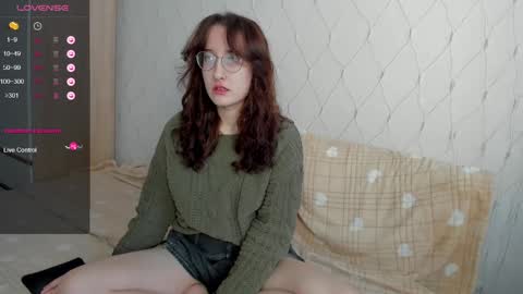 Snapshot of x_purr_agatha_x chatting on February 2025 03:02:01 AM Agatha online show from February 2025 03:02:01 AM