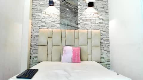 Snapshot of xavi_lee chatting on December 2025 08:13:01 PM XAVI online show from December 2025 08:13:01 PM