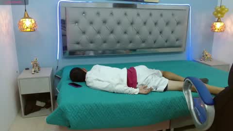 xavii_18_ online show from February 2025 04:47:01 PM