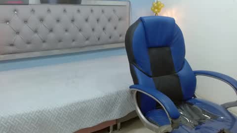 xavii_18_ online show from February 2025 06:26:02 PM