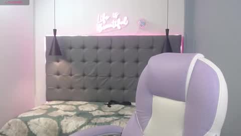 xavii_18_ online show from March 2025 12:39:02 PM