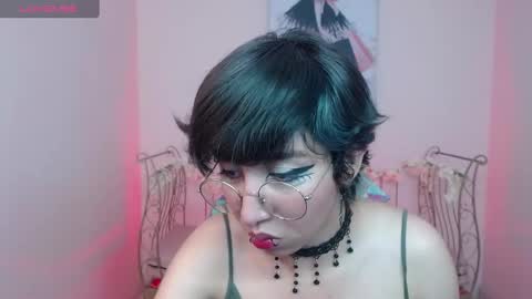 Xayah online show from December 2024 04:48:02 PM