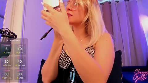 Cherry Goth online show from October 2025 01:22:01 PM