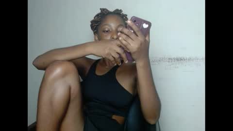 Snapshot of xcreamypussy chatting on December 2024 09:43:02 PM xcreamypussy online show from December 2024 09:43:02 PM