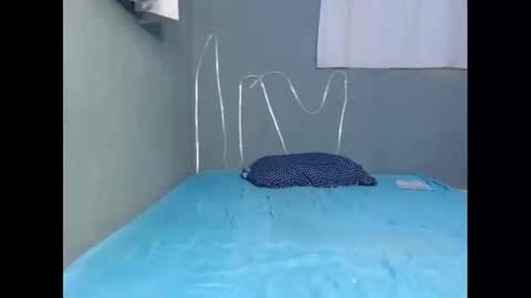 Snapshot of xcreamypussy chatting on February 2025 07:05:01 AM xcreamypussy online show from February 2025 07:05:01 AM