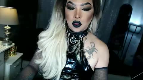 Snapshot of xdirtyflirtyx chatting on October 2025 05:54:02 PM Zhavia online show from October 2025 05:54:02 PM