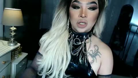 Snapshot of xdirtyflirtyx chatting on October 2025 06:27:01 PM Zhavia online show from October 2025 06:27:01 PM