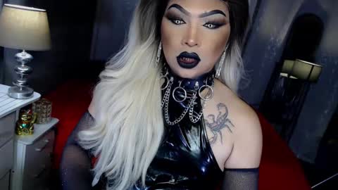 Snapshot of xdirtyflirtyx chatting on October 2025 05:13:01 PM Zhavia online show from October 2025 05:13:01 PM