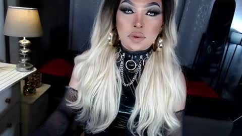 Snapshot of xdirtyflirtyx chatting on October 2025 06:52:02 PM Zhavia online show from October 2025 06:52:02 PM