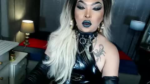 Snapshot of xdirtyflirtyx chatting on November 2025 06:29:01 PM Zhavia online show from November 2025 06:29:01 PM