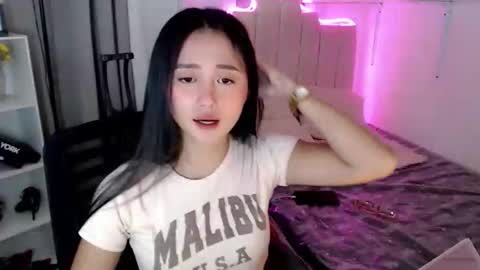 xhena online show from October 2025 10:49:02 AM