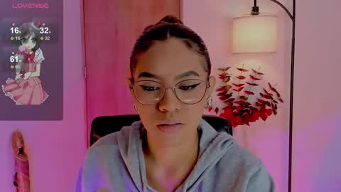 Snapshot of ximena_sotto1 chatting on October 2025 06:07:02 PM camila online show from October 2025 06:07:02 PM