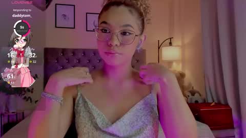 Snapshot of ximena_sotto1 chatting on November 2025 08:19:02 PM camila online show from November 2025 08:19:02 PM