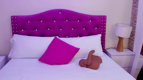 Snapshot of ximena_vasquez8 chatting on October 2025 01:09:02 AM Xime online show from October 2025 01:09:02 AM