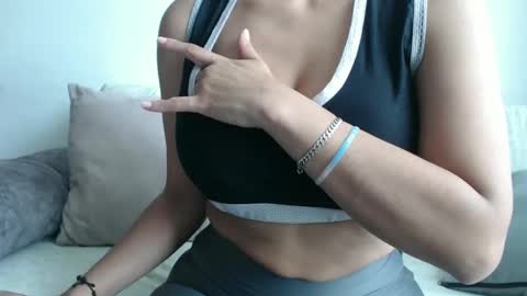 ximena suarez online show from September 2025 02:43:01 PM