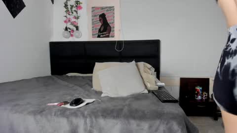 ximtia online show from December 2024 01:20:02 PM