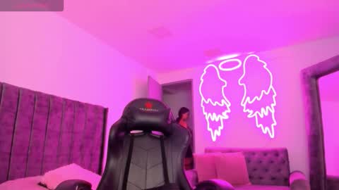 xiomara_cortes online show from October 2025 07:43:01 PM