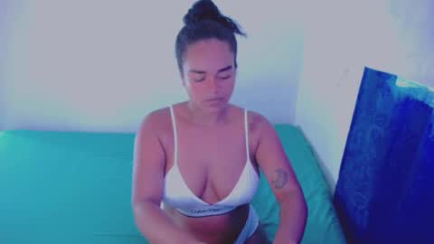 xiomy winklar online show from March 2025 12:17:01 PM