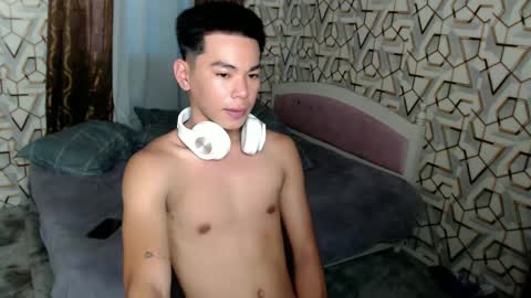 Snapshot of xkhen_damienx chatting on December 2024 07:37:01 AM Khen online show from December 2024 07:37:01 AM