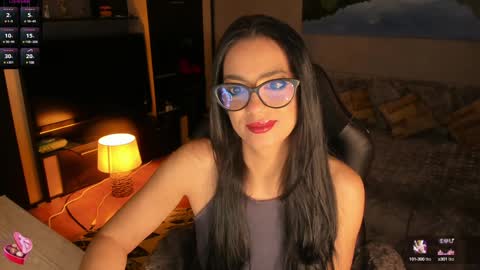 Lara online show from December 2024 09:52:02 PM