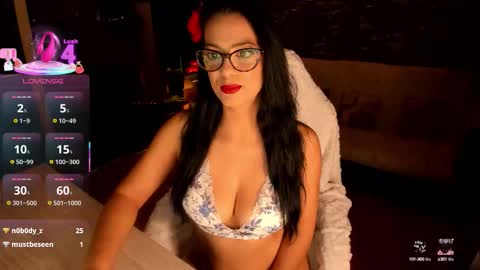 Snapshot of xlaracroftx chatting on September 2025 09:06:02 PM Lara online show from September 2025 09:06:02 PM