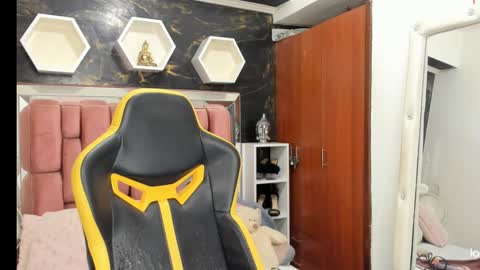 Ximena online show from February 2025 06:43:01 AM