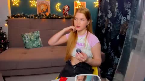 Snapshot of xloe_queen chatting on December 2024 03:00:01 PM Chloe online show from December 2024 03:00:01 PM
