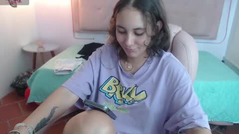 lunna online show from February 2025 10:59:02 PM