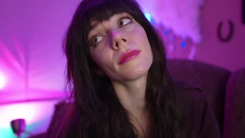 Bella Bondai online show from December 2024 01:02:02 PM