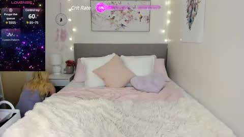 Snapshot of xolunarae chatting on February 2025 09:30:01 AM Luna Rae 3 online show from February 2025 09:30:01 AM