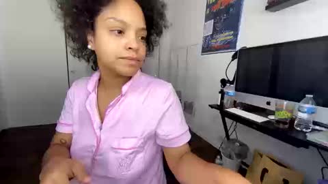 xStarGazingx online show from October 2025 07:13:01 PM