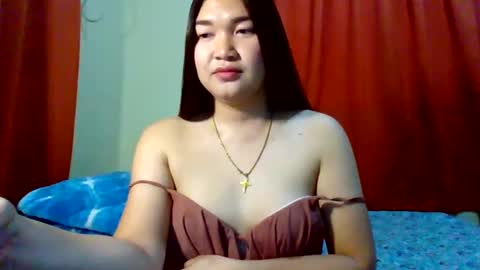 Snapshot of xsweetiemajax chatting on January 2025 02:48:01 AM HI IM PAULINE online show from January 2025 02:48:01 AM