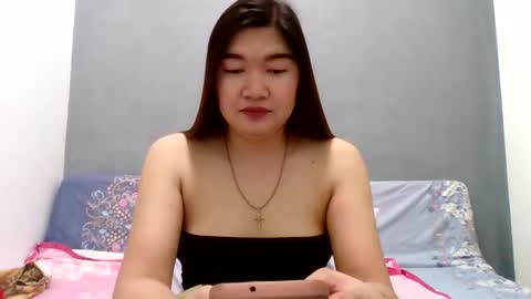 Snapshot of xsweetiemajax chatting on September 2025 12:03:02 AM HI IM PAULINE online show from September 2025 12:03:02 AM