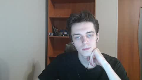 Snapshot of xtraqqq chatting on October 2025 07:43:01 PM traqqq online show from October 2025 07:43:01 PM