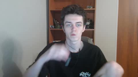 Snapshot of xtraqqq chatting on November 2025 08:31:01 PM traqqq online show from November 2025 08:31:01 PM